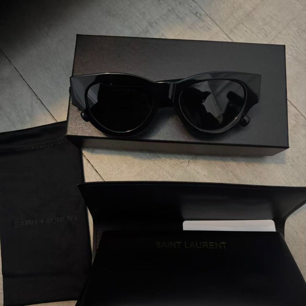 YSL Sunglasses - Picture 4 of 12